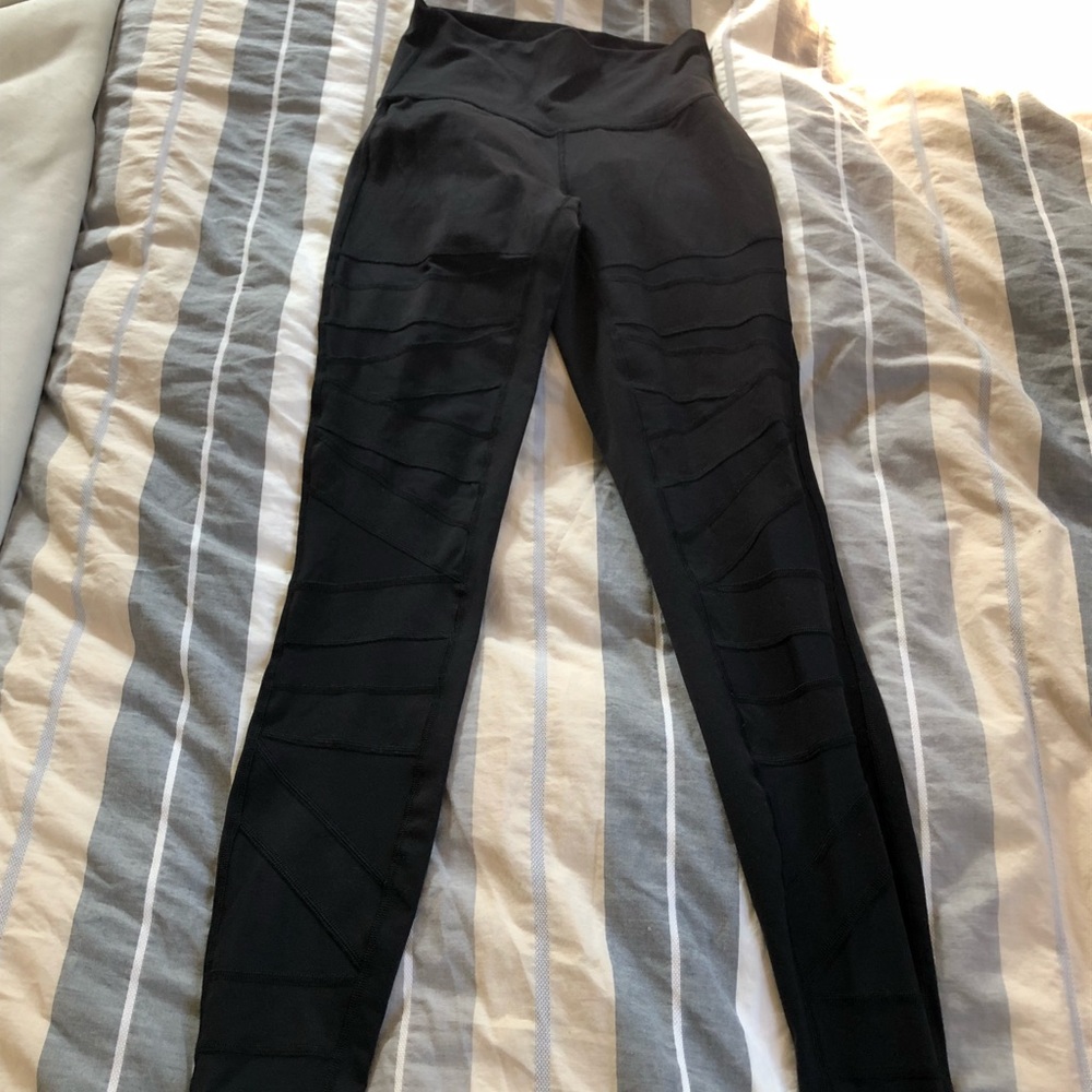 LuLu Lemon High Waisted Leggings (Mesh Detail)